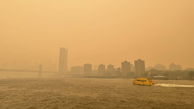 Η Νέα Υόρκη τυλιγμένη σε καπνούς -  Ανακοίνωση του Δημάρχου για αποφυγή μετακινήσεων