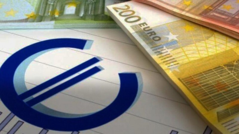 Ελληνική Ένωση Τραπεζών: Μειώνεται το spread στα επιτόκια σε νέα δάνεια και νέες καταθέσεις