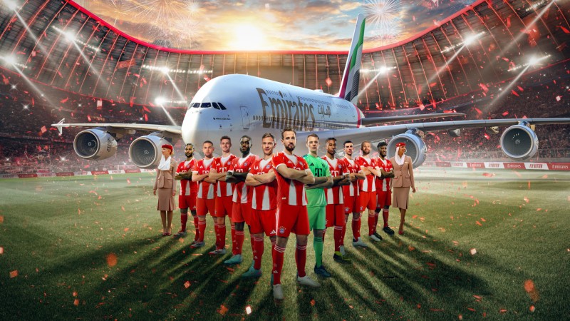 Η Emirates προχωρά σε στρατηγική συνεργασία με την FC Bayern Munich Η αεροπορική εταιρεία γίνεται Πλατινένιος Χορηγός για τις επόμενες επτά σεζόν Η συνεργασία σηματοδοτεί την επιστροφή της Emirates στη γερμανική λίγκα