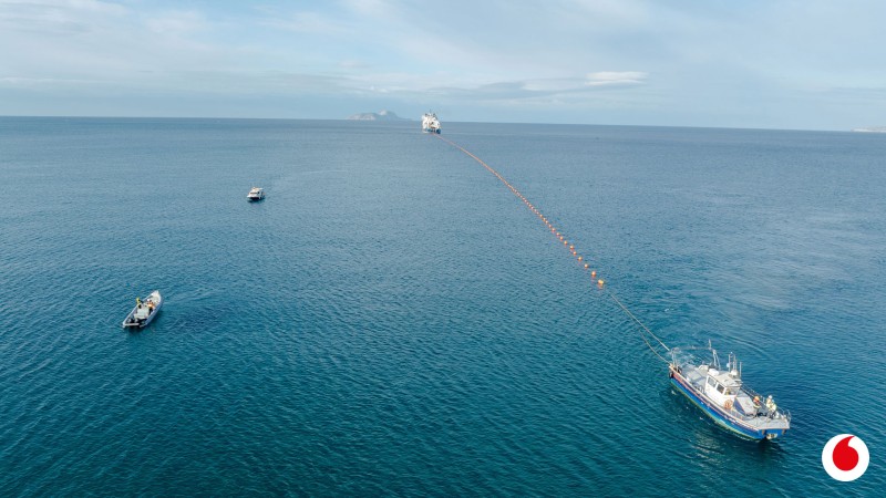 Η Vodafone κατασκευάζει νέο υποθαλάσσιο καλωδιακό σύστημα στην Ελλάδα για την ενίσχυση της συνδεσιμότητας