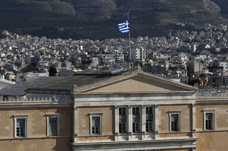 Δημοσκόπηση Interview: Η ΝΔ και η ΕΛ.Α.Σ. ενισχύονται