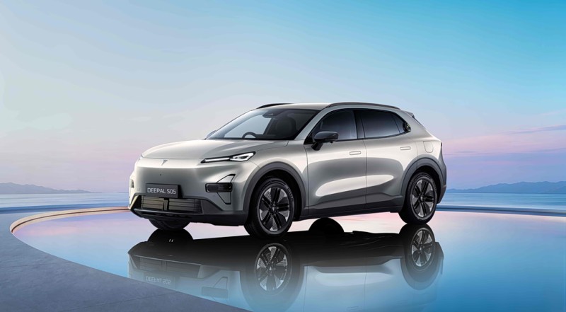 CHANGAN DEEPAL S05 Plug-in Hybrid: Νέο C-SUV στην Ελλάδα