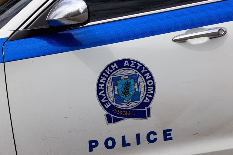 Παιδί 4,5 ετών μόνο του στις Συκιές: Συνελήφθησαν οι γονείς