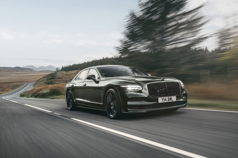 Bentley Flying Spur: Νέα γενιά με υβριδικά συστήματα και επιδόσεις